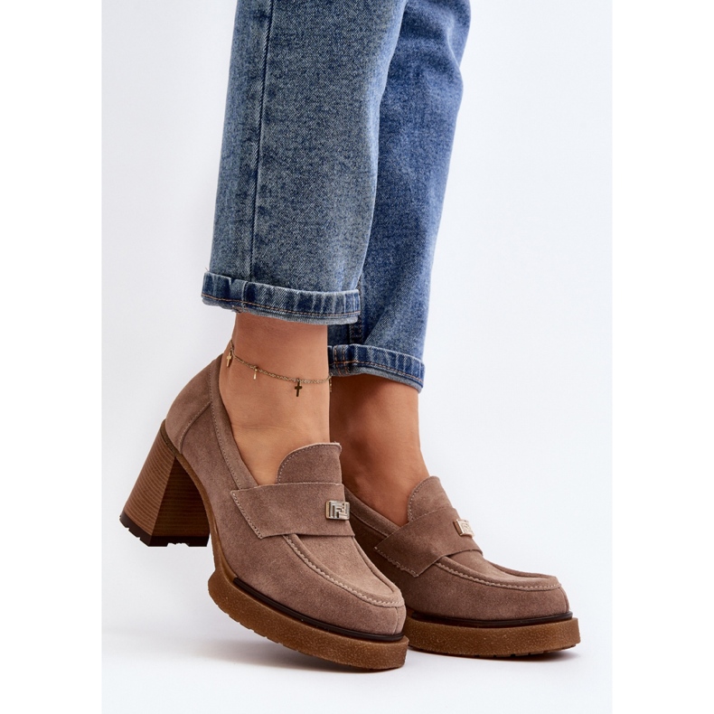 Zazoo Mocasines de ante beige oscuro con tacón alto 1