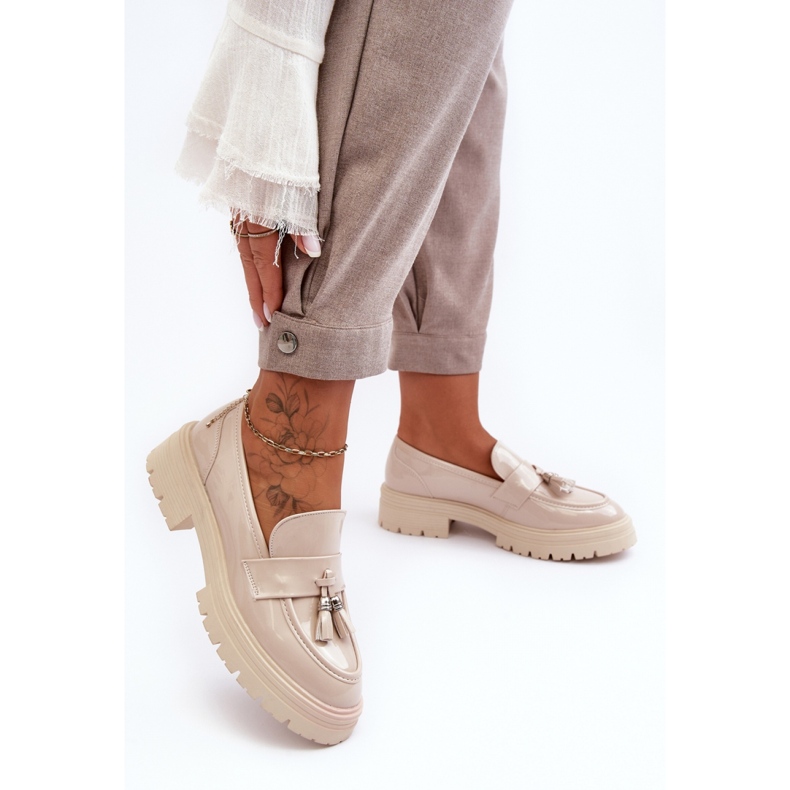 Mocasines Flecos Charol Beige 1