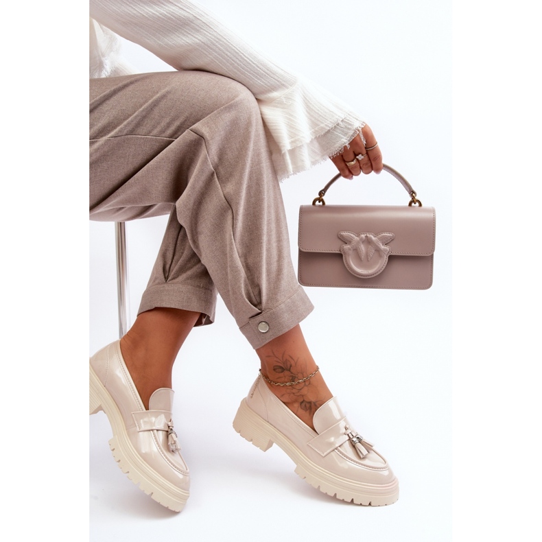 Mocasines Flecos Charol Beige 2