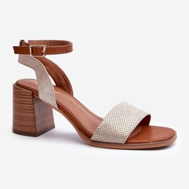 Step in style Sandalias Modelo Ronvia 24SD35-7082 Dorado - Pisa con estilo amarillo 2