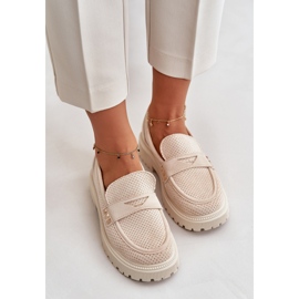 Cómodos mocasines beige claro 2