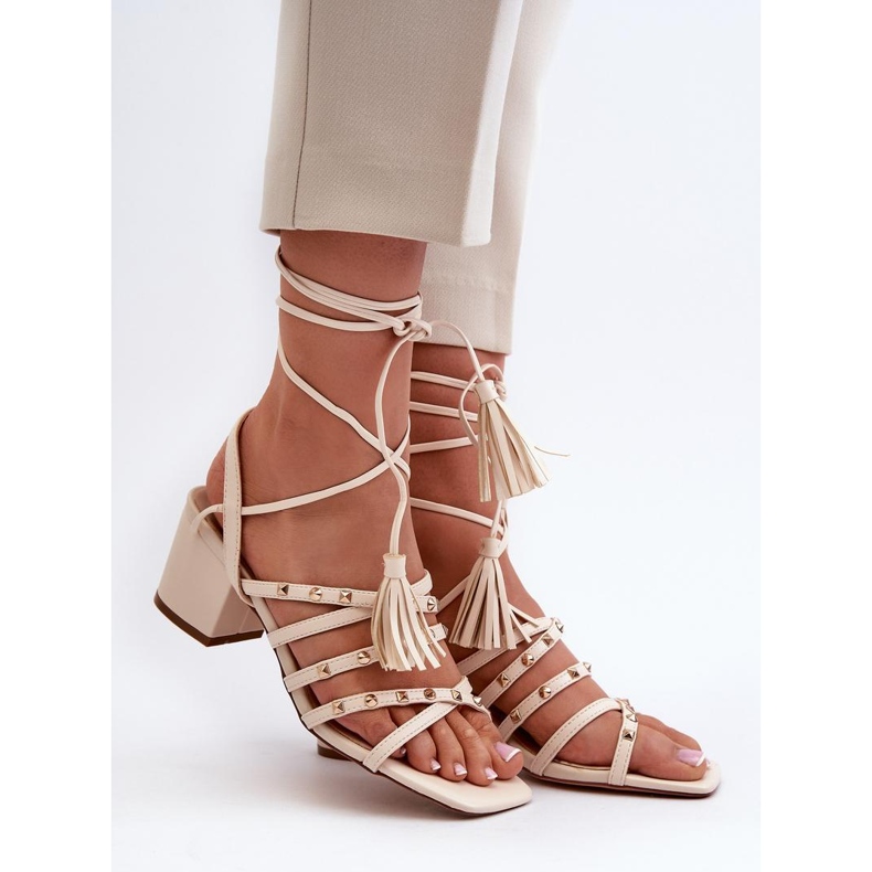 Sandalias de mujer con tachuelas 3973, beige 1