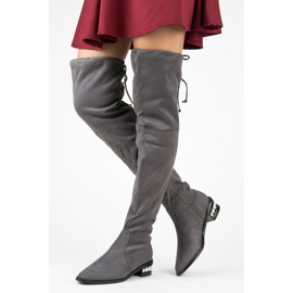 Fashion Mosqueteros grises con perlas 1