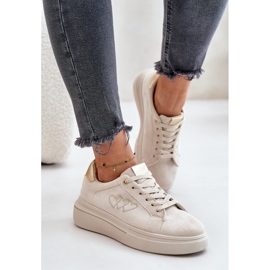 Zapatillas de deporte para mujeres en la plataforma con corazones beige 2