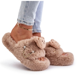 Pantuflas de mujer Innalise beige con osito y elementos decorativos 9