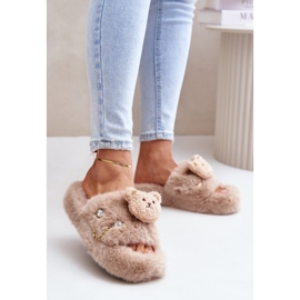Pantuflas de mujer Innalise beige con osito y elementos decorativos 2