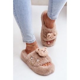 Pantuflas de mujer Innalise beige con osito y elementos decorativos 3