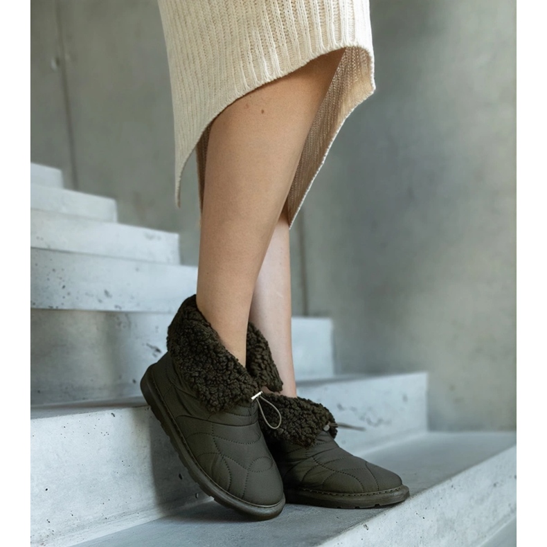 Botas de nieve aislantes verdes con puño Caellita negro 2