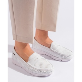 Mocasines de mujer calados blancos 4