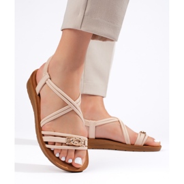 Sandalias planas beige con adorno 4