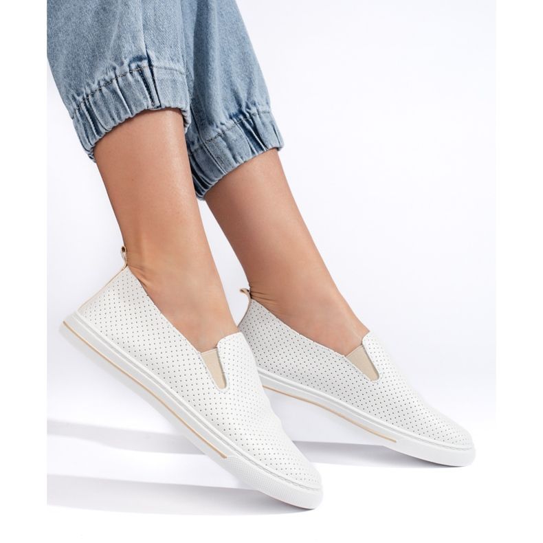 Deportivas mujer caladas blancas beige 1