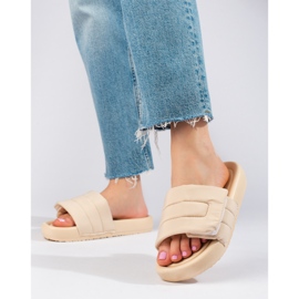 Babuchas de mujer beige con velcro de Shelovet 4