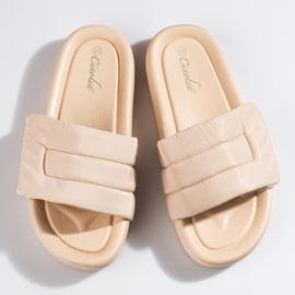 Babuchas de mujer beige con velcro de Shelovet 6