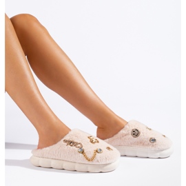 Pantuflas de mujer beige con adornos Shelovet 3