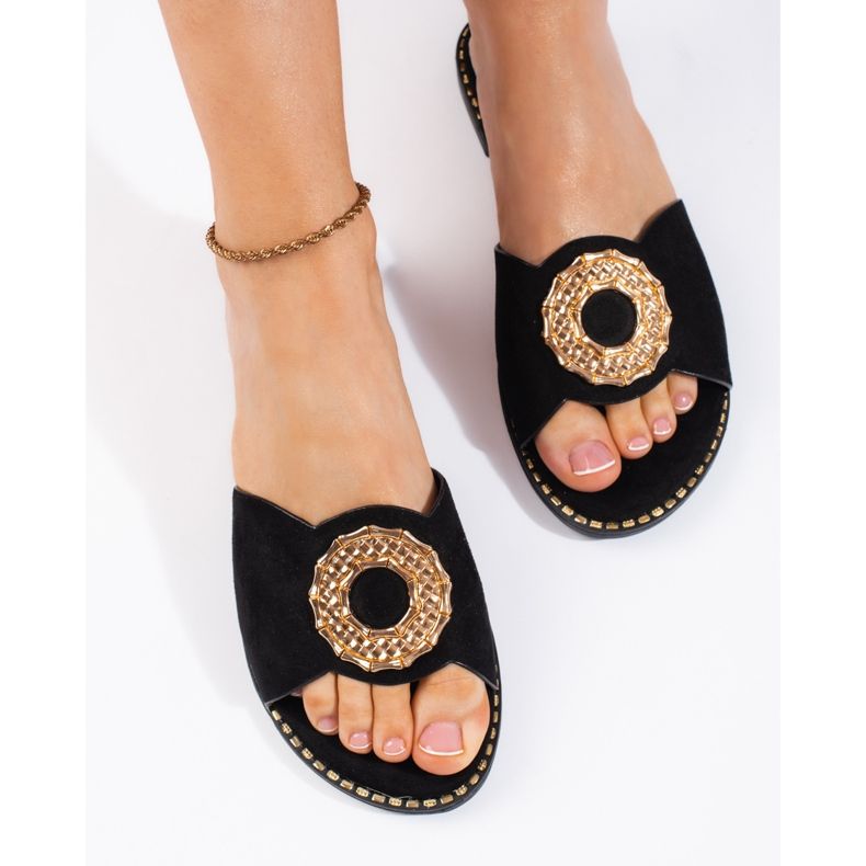 Goodin Pantuflas mujer ante negro 2