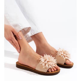 Chanclas de mujer beige con flor. 3