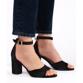 Sandalias de tacón negras para mujer. negro 4