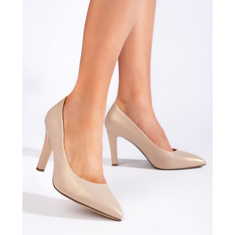 Zapatos de salón clásicos dorados para mujer de Sergio Leone. 1