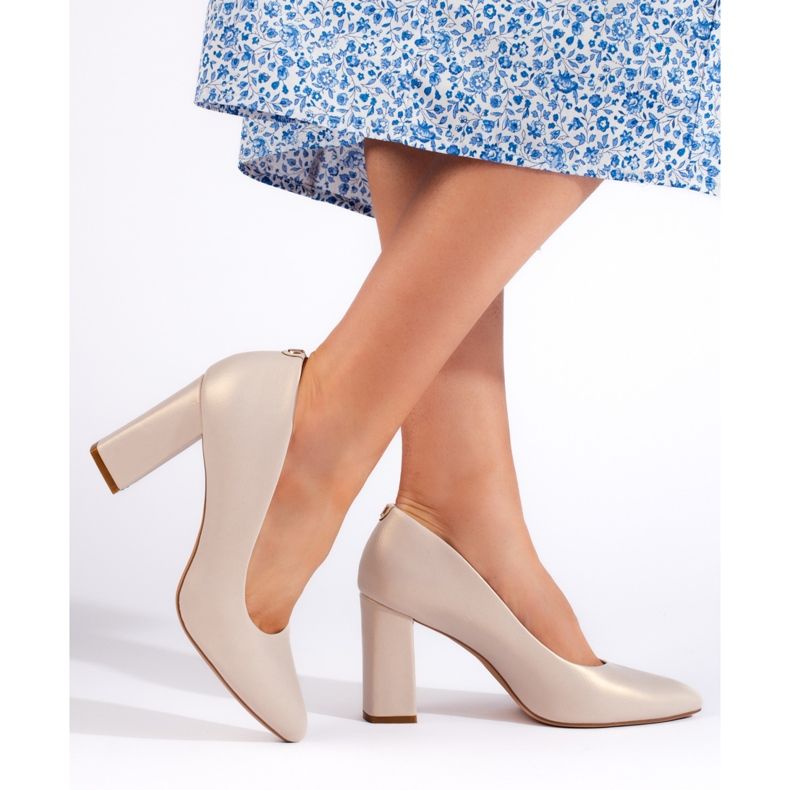 Zapatos de tacón color crema con tacón grueso de Sergio Leone beige 1