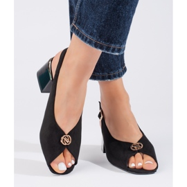 Elegantes sandalias de tacón en ante negro. 3