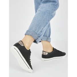 Deportivas clásicas de mujer en color negro. 3