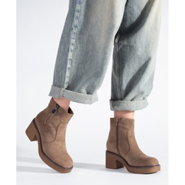Botines de tacón de ante beige de Sergio Leone 2