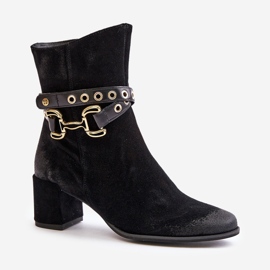 Botas de mujer de ante con tacón alto y correa decorativa Maciejka 06679-01 Negro 2 Botas de mujer de ante con tacón alto y correa decorativa Maciejka 06679-01 Negro 2