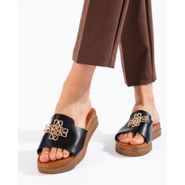 Chanclas negras de mujer con estilo. negro 3