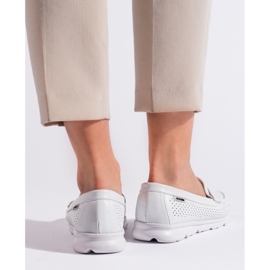 Mocasines de mujer calados blancos 3
