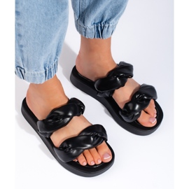 Chanclas negras con suela gruesa. negro 3