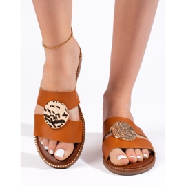 Chanclas de mujer elegantes color camel marrón 2