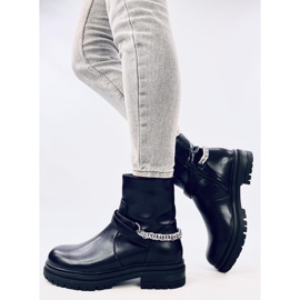 Cindy Botines negros con cadena 2