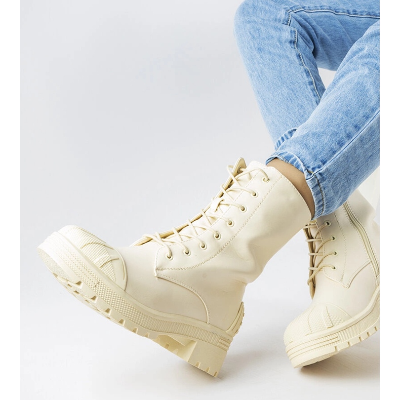 Botas beige claro con suela más gruesa de Manara 1 Botas beige claro con suela más gruesa de Manara 1