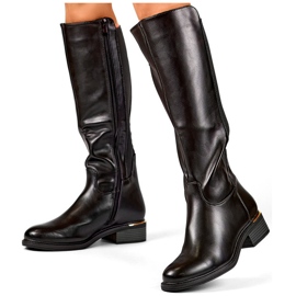 Botas de mujer negras confeccionadas en ecopiel para el invierno. negro 2