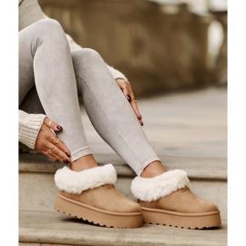 Botas de nieve con parte superior baja con piel en la plataforma Eco Suede Camel Neathoria marrón 10