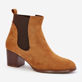 Botas Chelsea en el Camel Eco Suede Post marrón 4