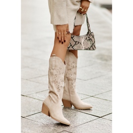 Botas cowboy por encima de la rodilla con estampado calado, beige claro Innathoria 1
