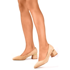 Salón tacón bajo ante beige, zapatos cómodos de mujer beige 1