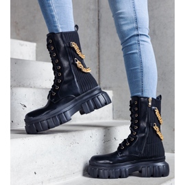 Botas negras decoradas con cadenas Crocemosso. negro 1