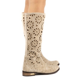 Olivier Botas de mujer caladas beige claro 1