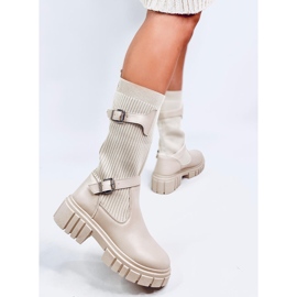 Botas Rhea Beige con parte superior flexible. 4