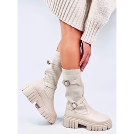 Botas Rhea Beige con parte superior flexible. 3