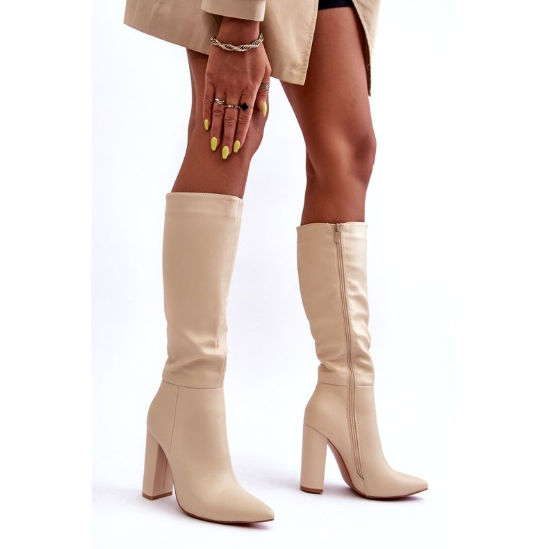 Botas de cuero beige de mujer 1