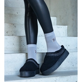 Botas de nieve de plataforma negras con parte superior baja y un patrón Greene bordado negro 2