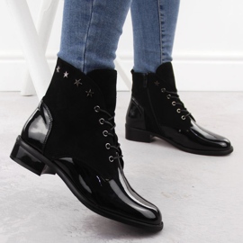 Botines de mujer en charol con remaches, negro Sabatina DM24-25P 6