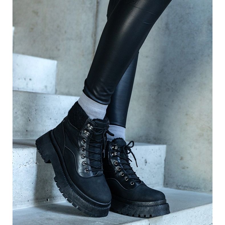 Zapatillas negras con suela gruesa y pelo Best. negro 1