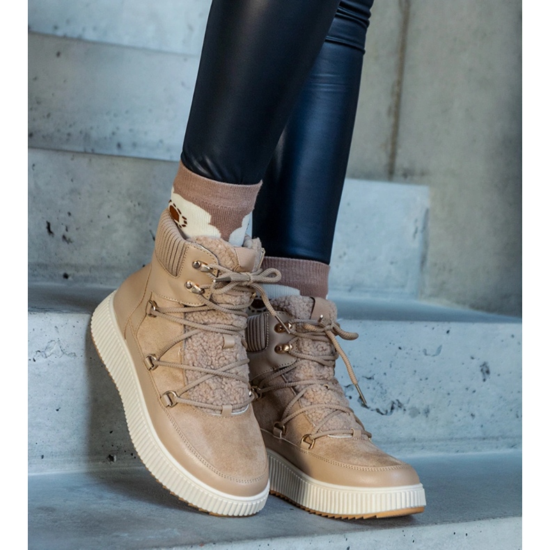 Botines Rosemarie beige con suela gruesa. 2 Botines Rosemarie beige con suela gruesa. 2