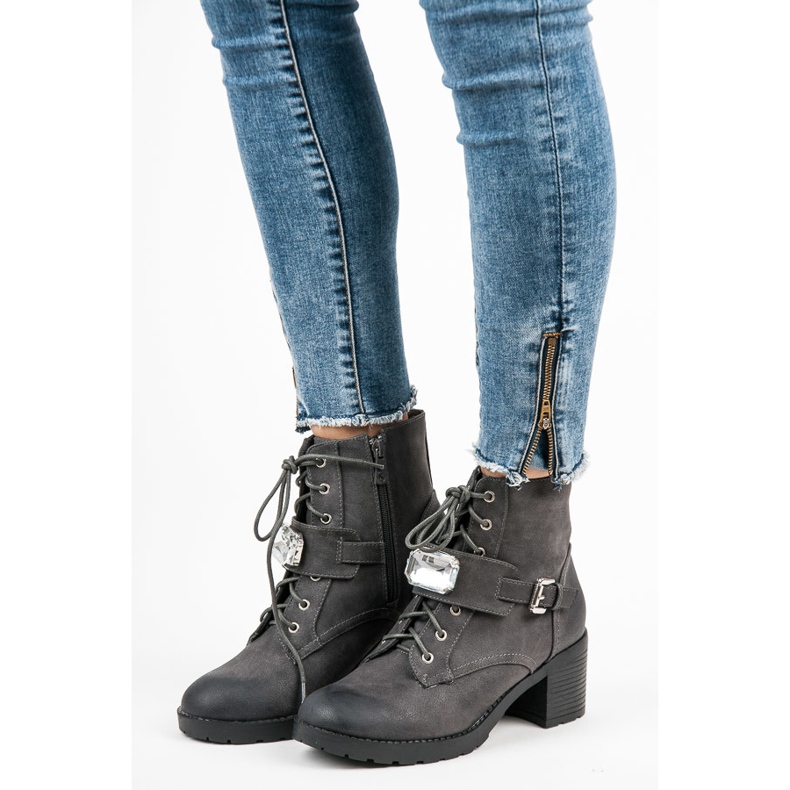 Kylie Trabajadores en el puesto gris 1