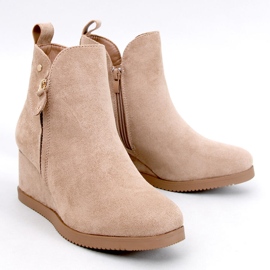 Botines cuña Paxten de ante caqui beige 1