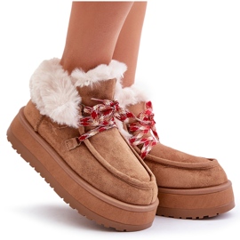 Botas de nieve de plataforma baja para mujer con piel de camello Neathren marrón 9